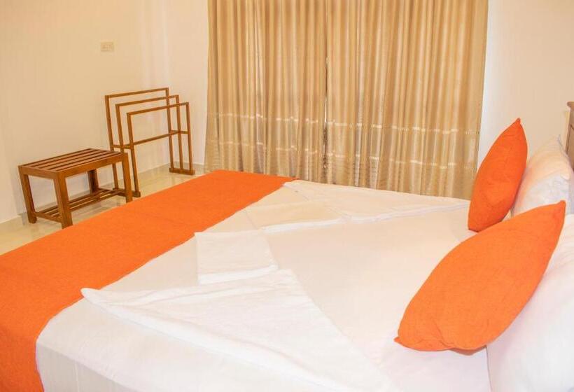 פנסיון Lavinia Escapes