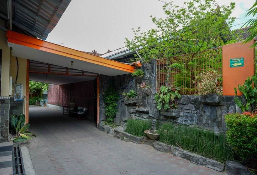 Пансион Reddoorz @ Jalan Parangtritis