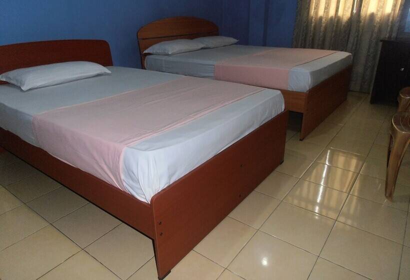 פנסיון Ritzy Residence