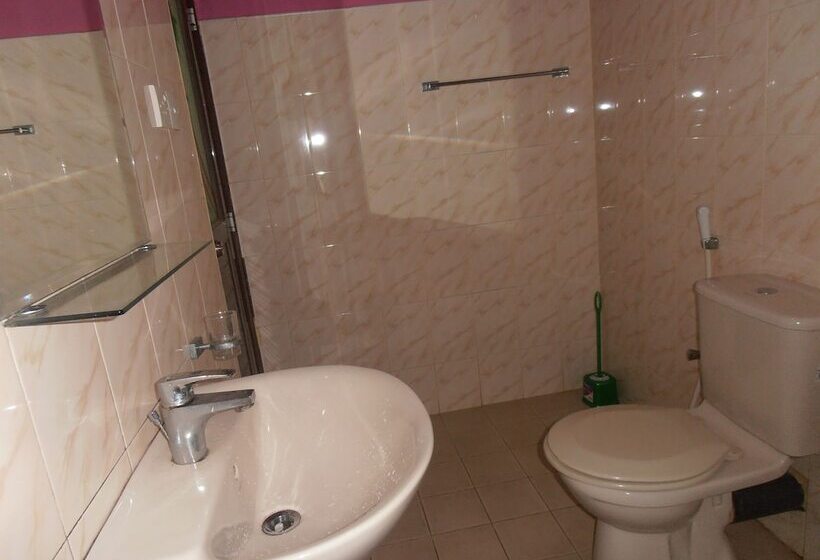 פנסיון Ritzy Residence