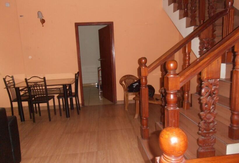 פנסיון Ritzy Residence