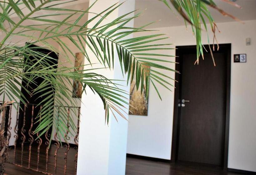 Пансион Silva House