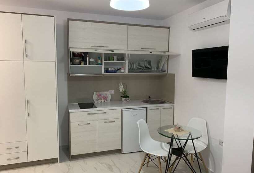 بنسيون Villa Orkidea