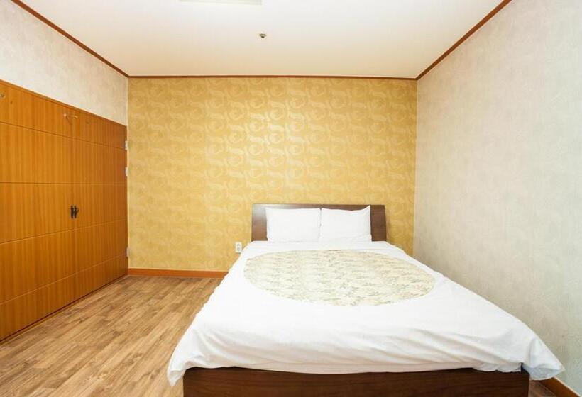 リゾートホテル Jeju Ilsung Beach Condo