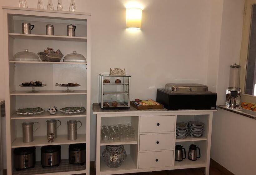 تختخواب و صبحانه Elios Tao