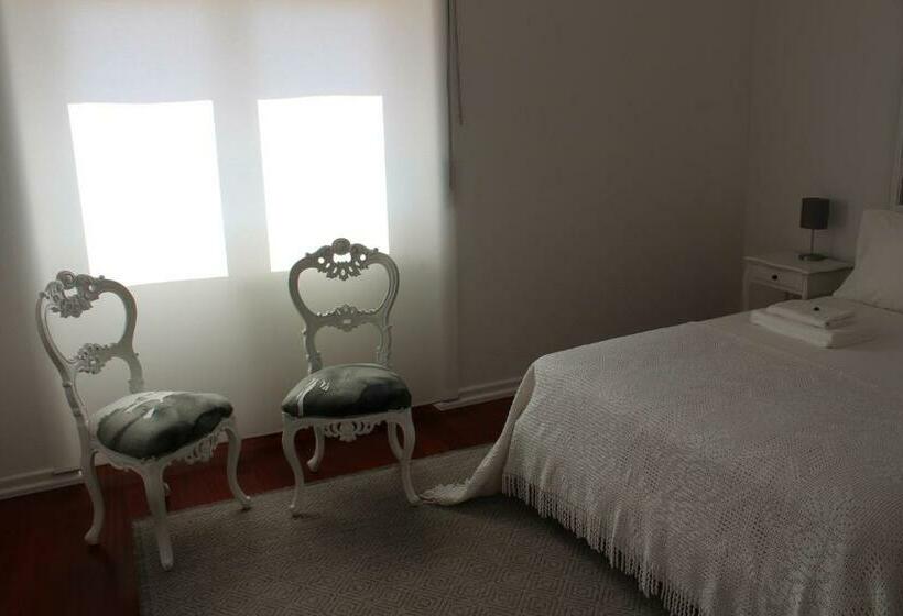 تختخواب و صبحانه Happysintra Guesthouse By Casa Do Preto