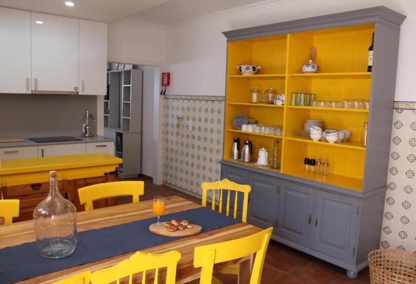 تختخواب و صبحانه Happysintra Guesthouse By Casa Do Preto