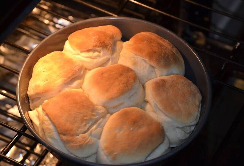 Carleton House Bed And Breakfast