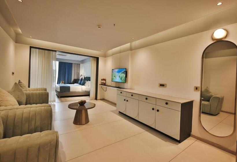 Отель Pushpak Grande