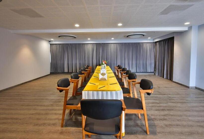 Отель Pushpak Grande