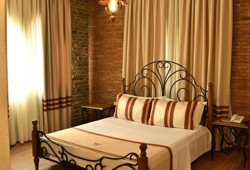 ホテル Restaurant Emblema