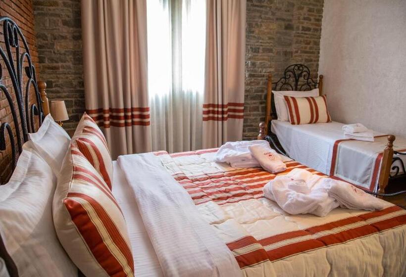 ホテル Restaurant Emblema