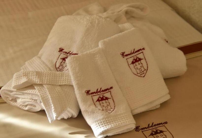 ホテル Restaurant Emblema