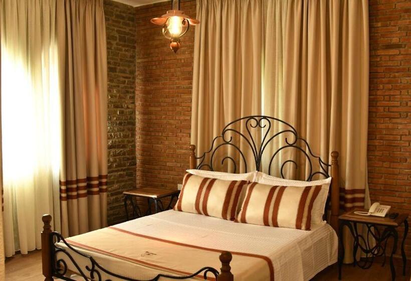 ホテル Restaurant Emblema