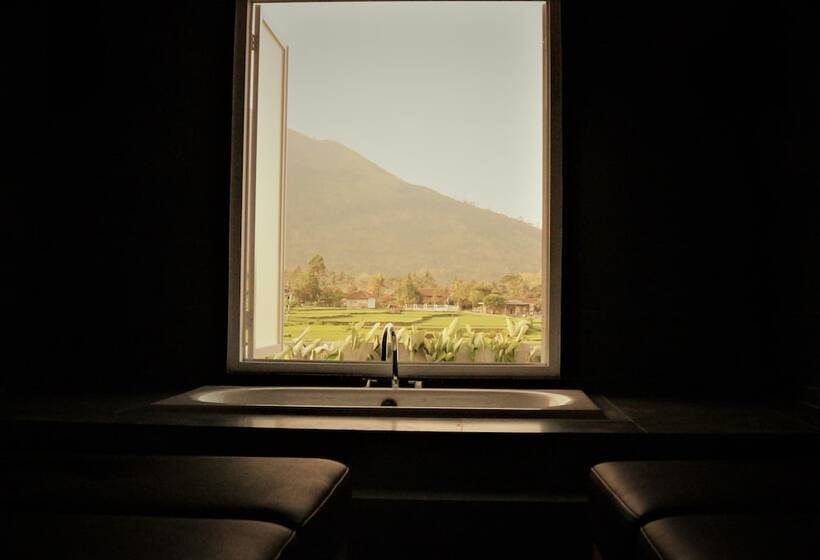 ホテル Santika Garut