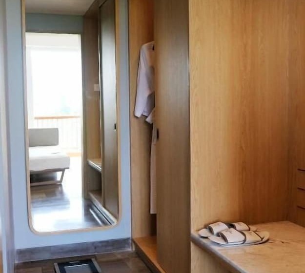 ホテル Santika Garut