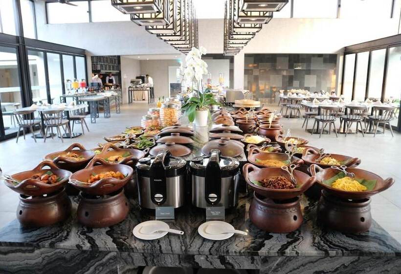 ホテル Santika Garut