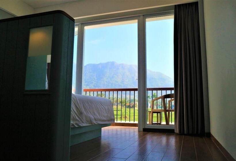 ホテル Santika Garut