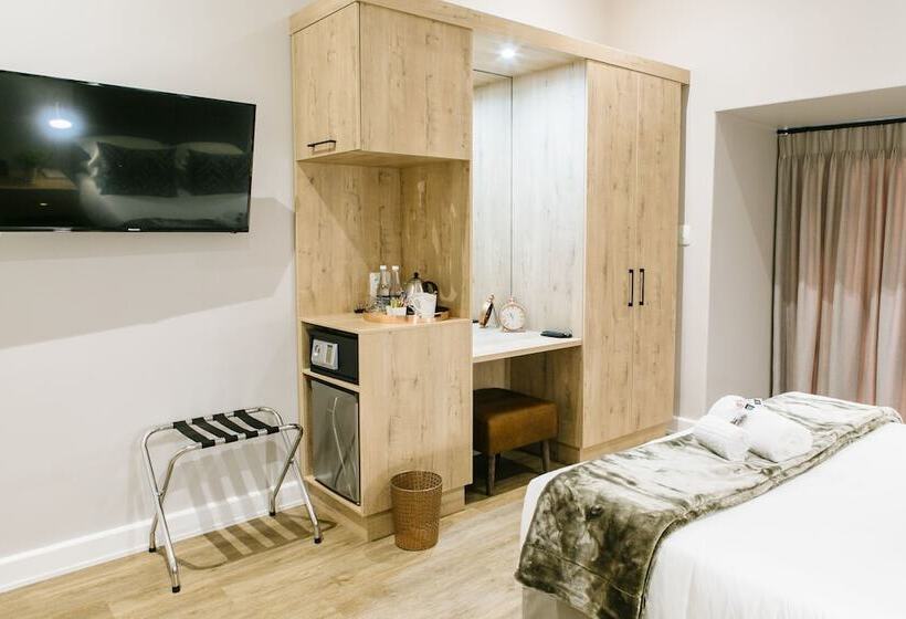 פנסיון 30 On Whites Guesthouse