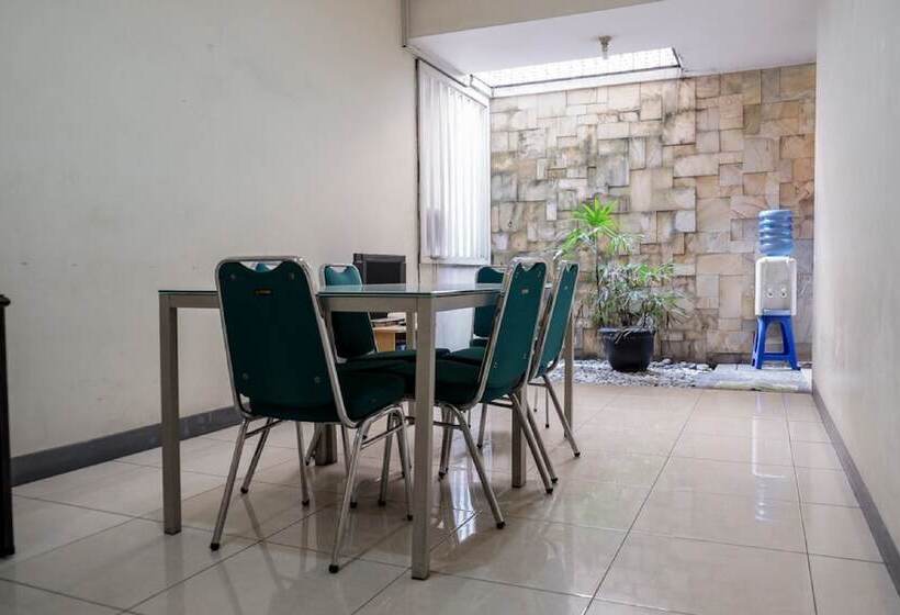 膳宿费 Reddoorz Near Supermall Karawaci 2