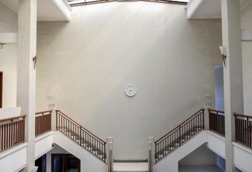 膳宿费 Reddoorz Near Supermall Karawaci 2