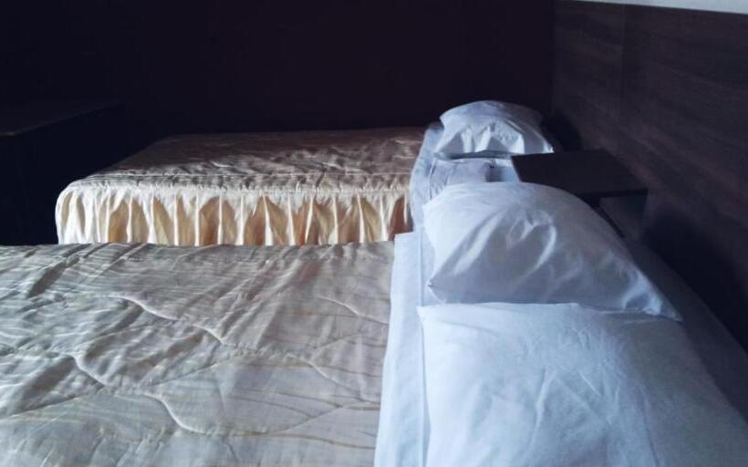 هاستل Cálido Hostal