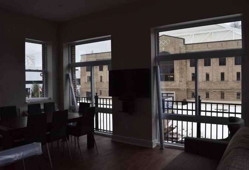 فندق صغير Lake Placid Inn: Main Street