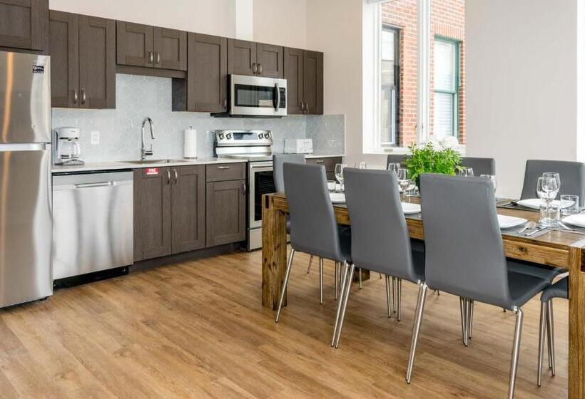 فندق صغير Lake Placid Inn: Main Street