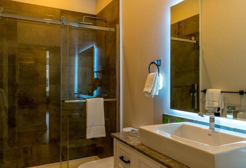 فندق صغير Lake Placid Inn: Main Street