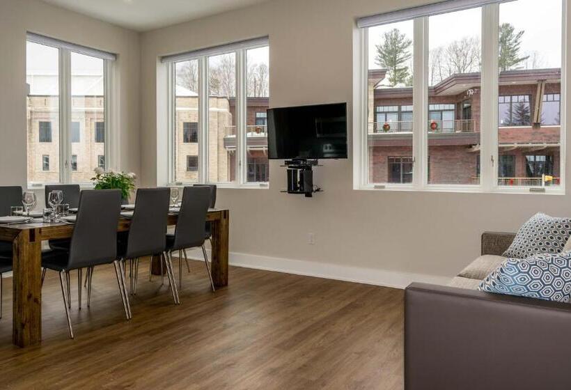 فندق صغير Lake Placid Inn: Main Street