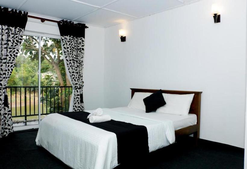 민박 Riverview Lodge