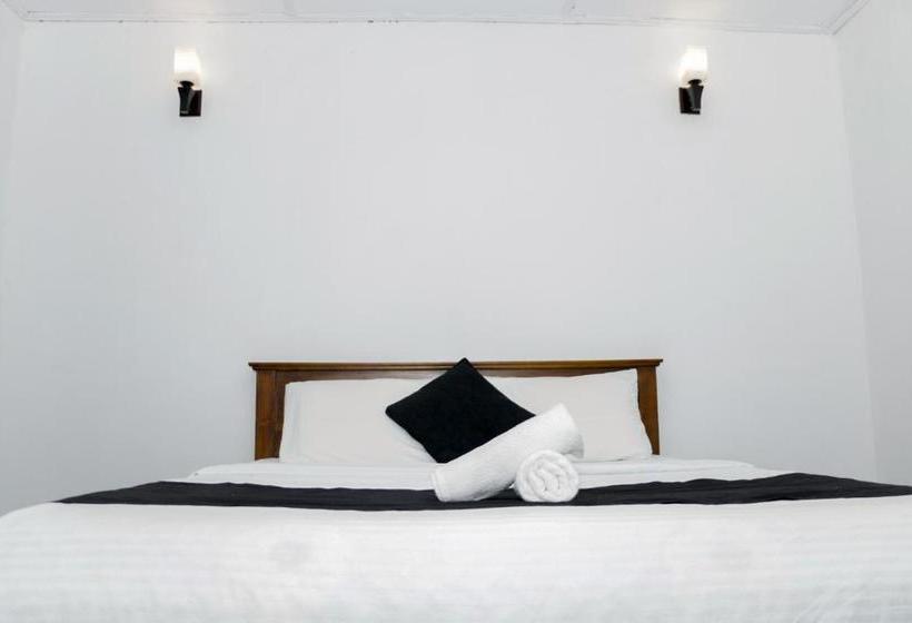 민박 Riverview Lodge