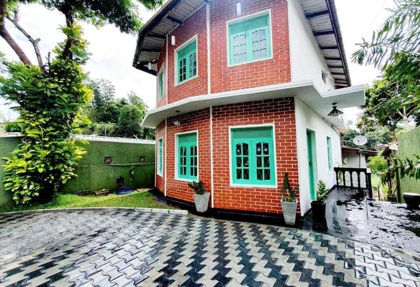 민박 Riverview Lodge