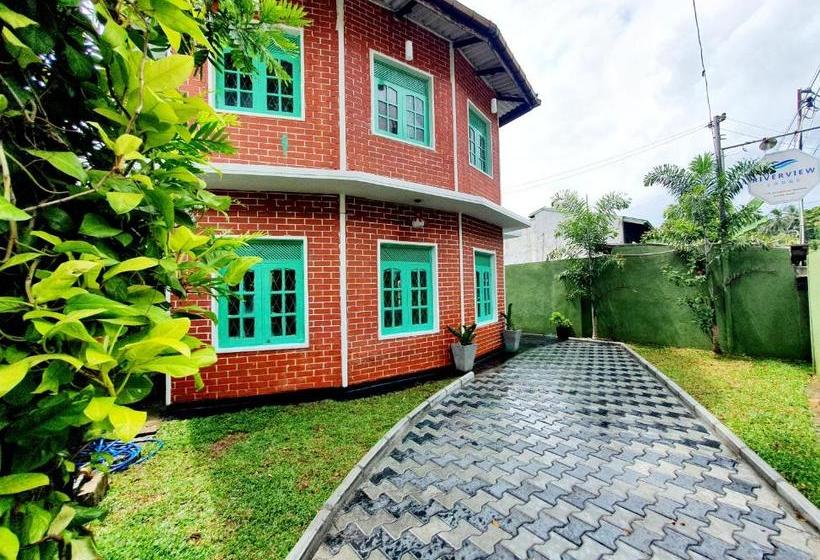 민박 Riverview Lodge