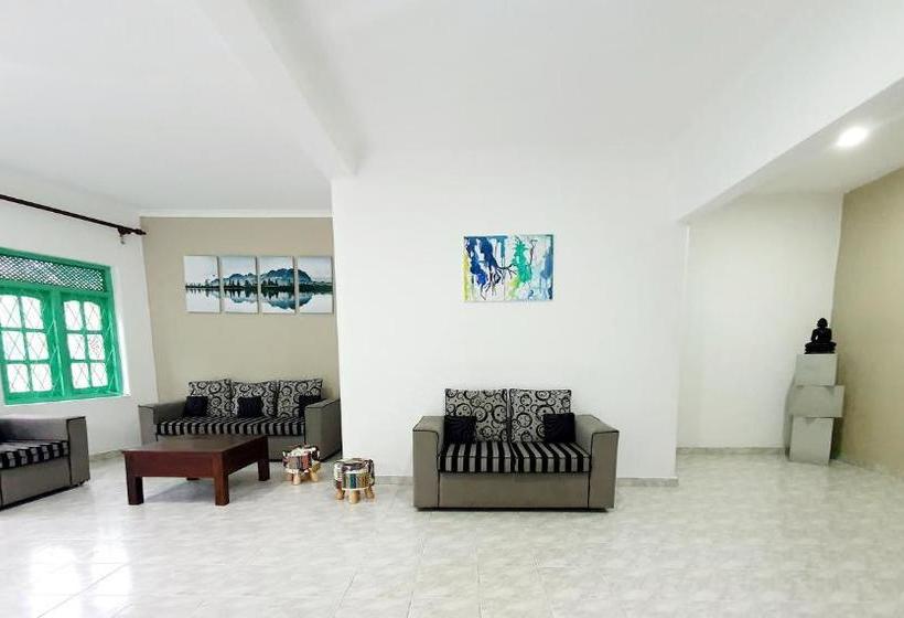 민박 Riverview Lodge