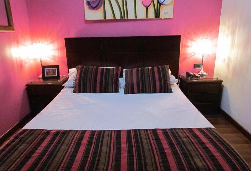 Отель Apartasuite Normandia