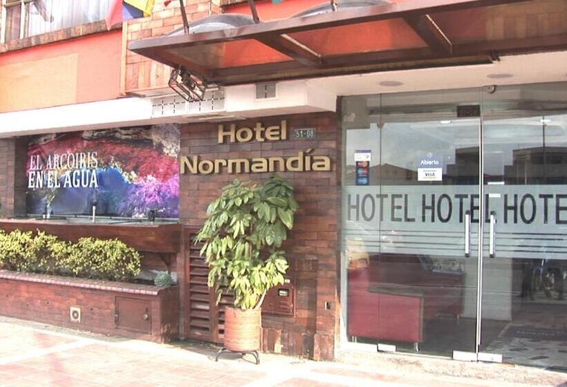 Отель Apartasuite Normandia