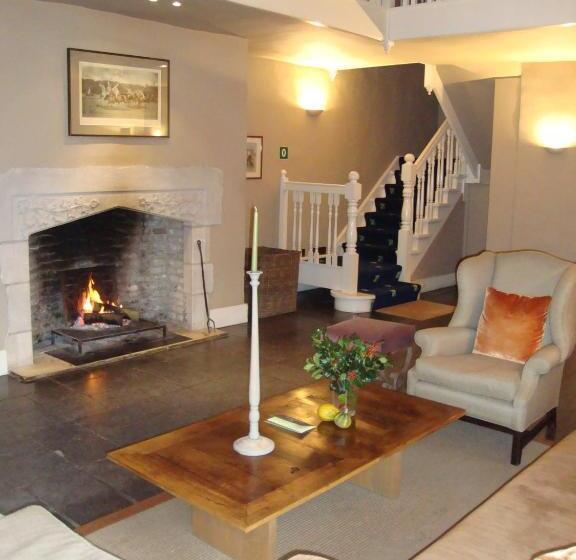 فندق Bossenstein Golf & Polo Club