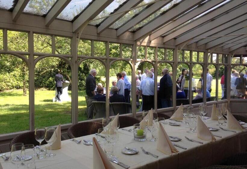 فندق Bossenstein Golf & Polo Club