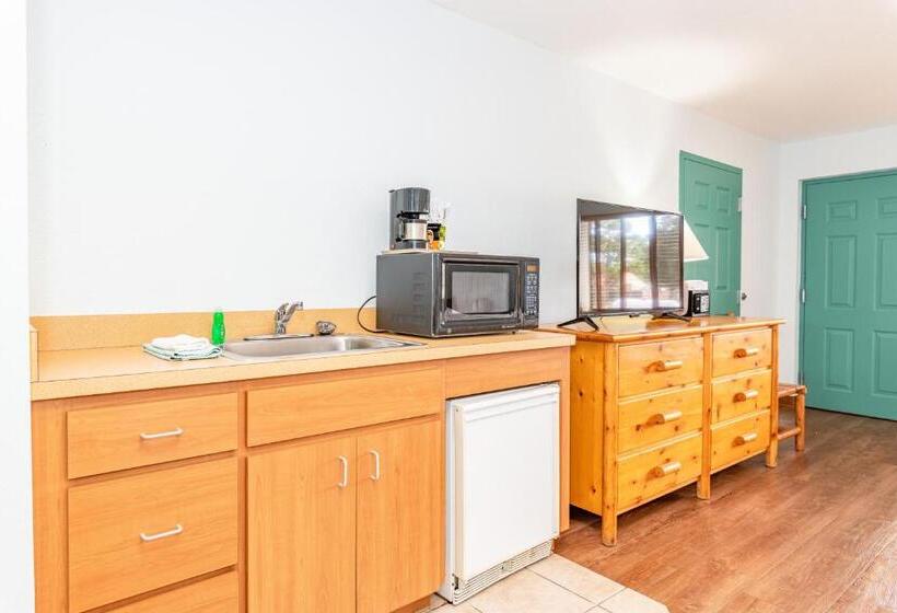 فندق Camp Mack, A Guy Harvey Lodge