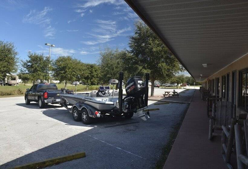 فندق Camp Mack, A Guy Harvey Lodge