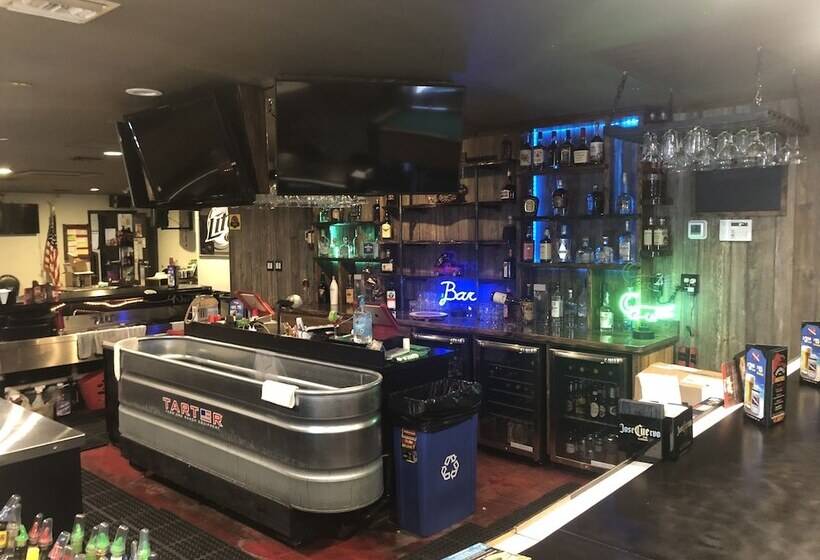 فندق Camp Mack, A Guy Harvey Lodge