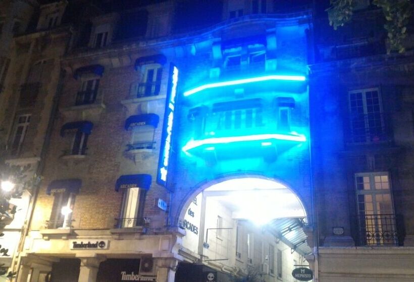 هتل Des Arcades