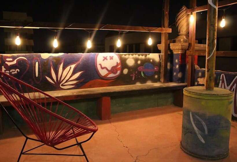 فندق Hostal Chesal