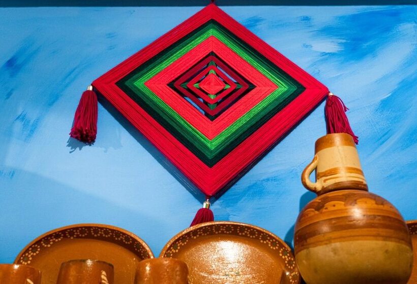 فندق Hostal Chesal