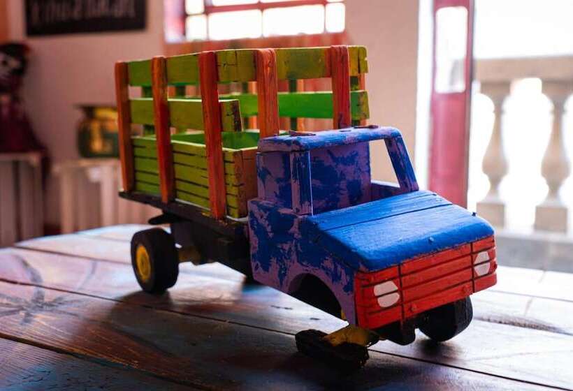 فندق Hostal Chesal