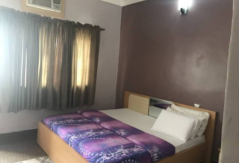 Meadway Luxury Hotels