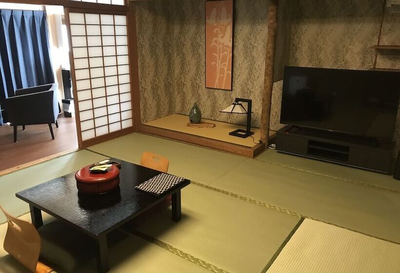 호텔 Okutsuhotspa Ikedayakajikaen