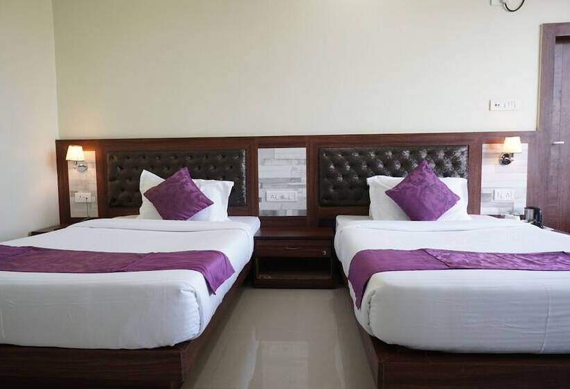 هتل Pemaling Lords Eco Inn Guwahati