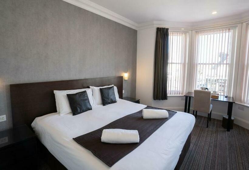 בית מלון כפרי The Hop Inn